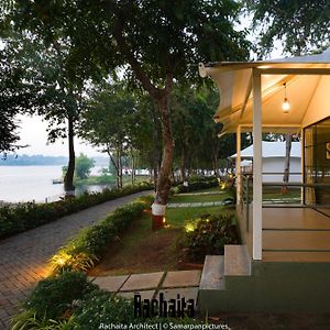 White Feather Resort Kauncha